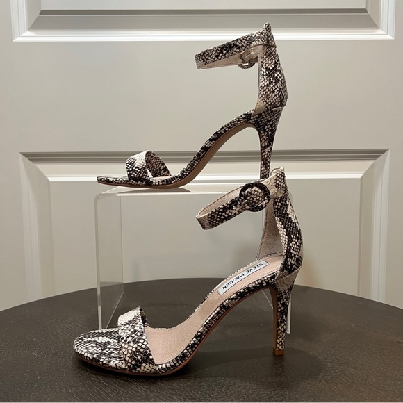 Steve Madden “Born” - Picture 4 of 11